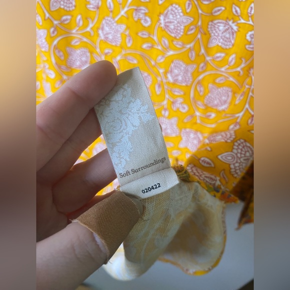 Soft Surroundings | Medium Linen Blend Yellow Floral 3/4 length top - Picture 2 of 6